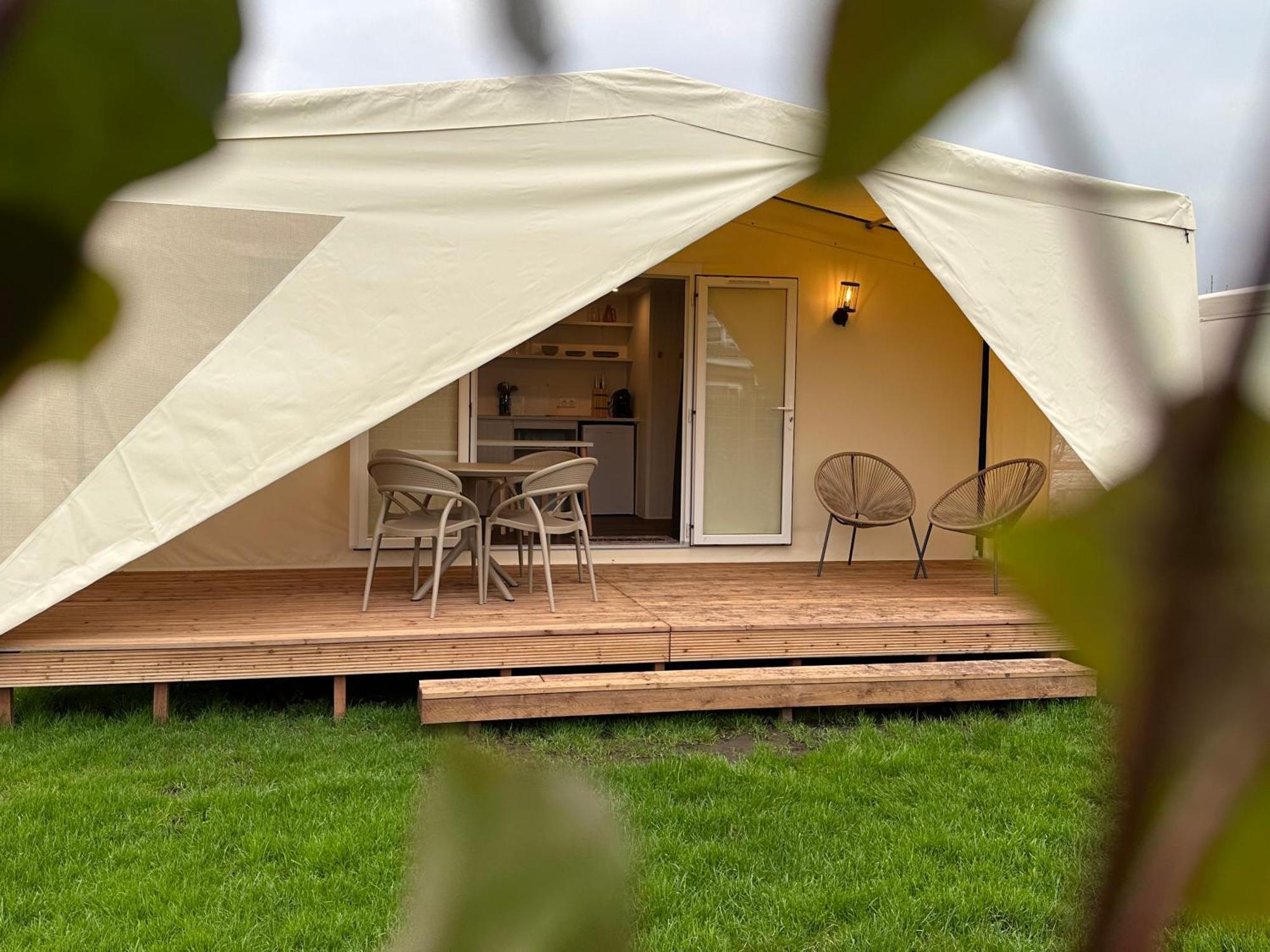 Glamping De Hof Van Eeden Warmond ภายนอก รูปภาพ