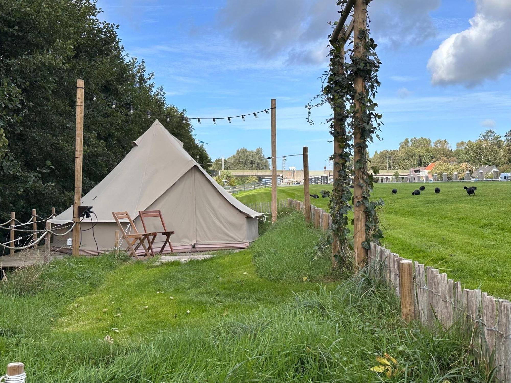 Glamping De Hof Van Eeden Warmond ภายนอก รูปภาพ
